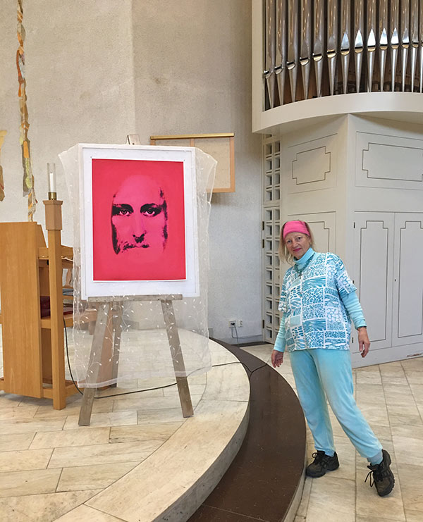 Ingela med Röd Kristus